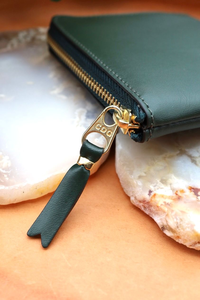 コムデギャルソン L字型ZIP財布(8Z-D003-051-5)BOTTLE GREEN☆4月11日再入荷！