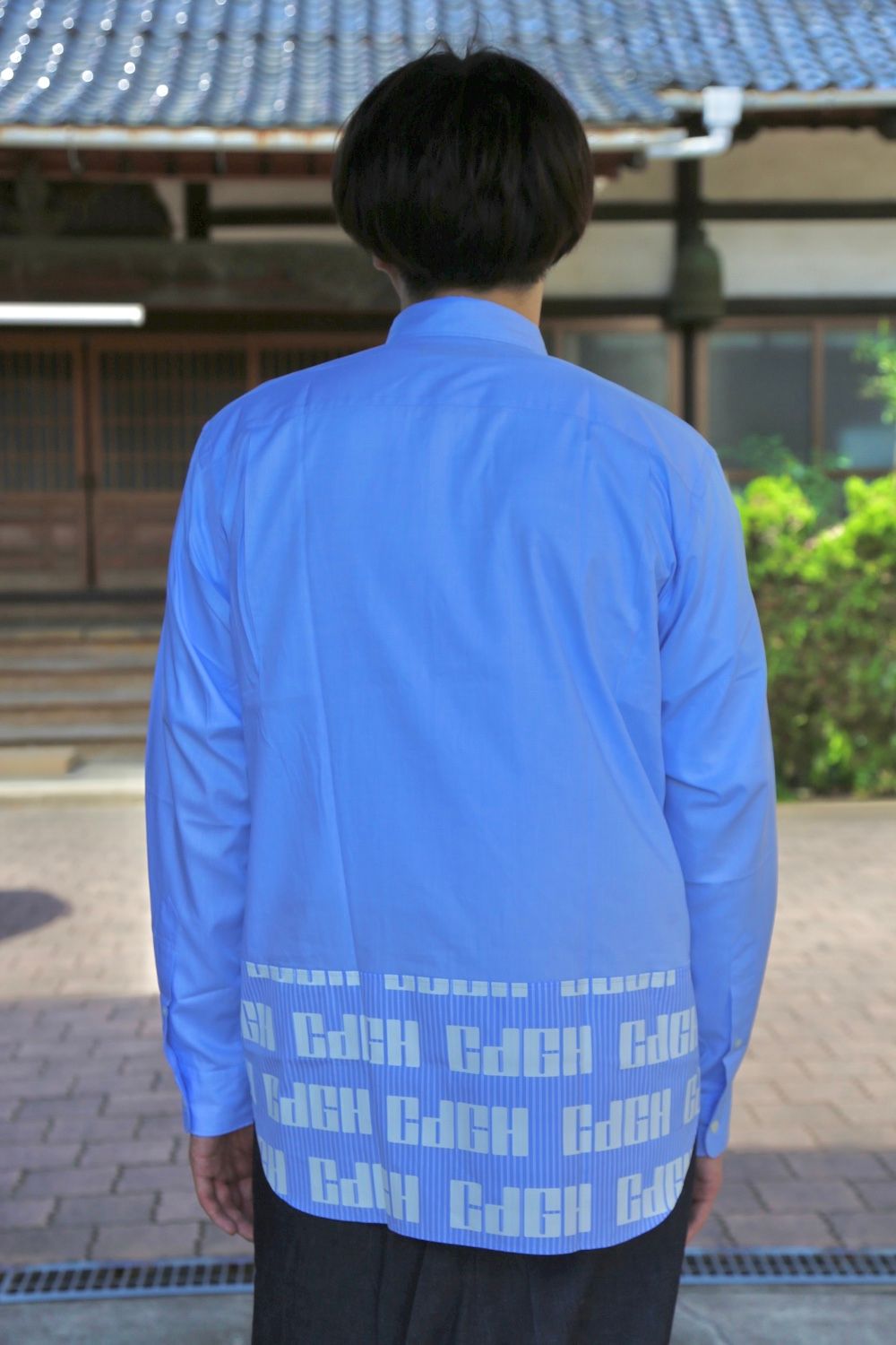 COMME des GARCONS HOMME 綿ツイル×綿ストライプロゴプリントシャツ(HF-B010-051) style.2020.8.15.