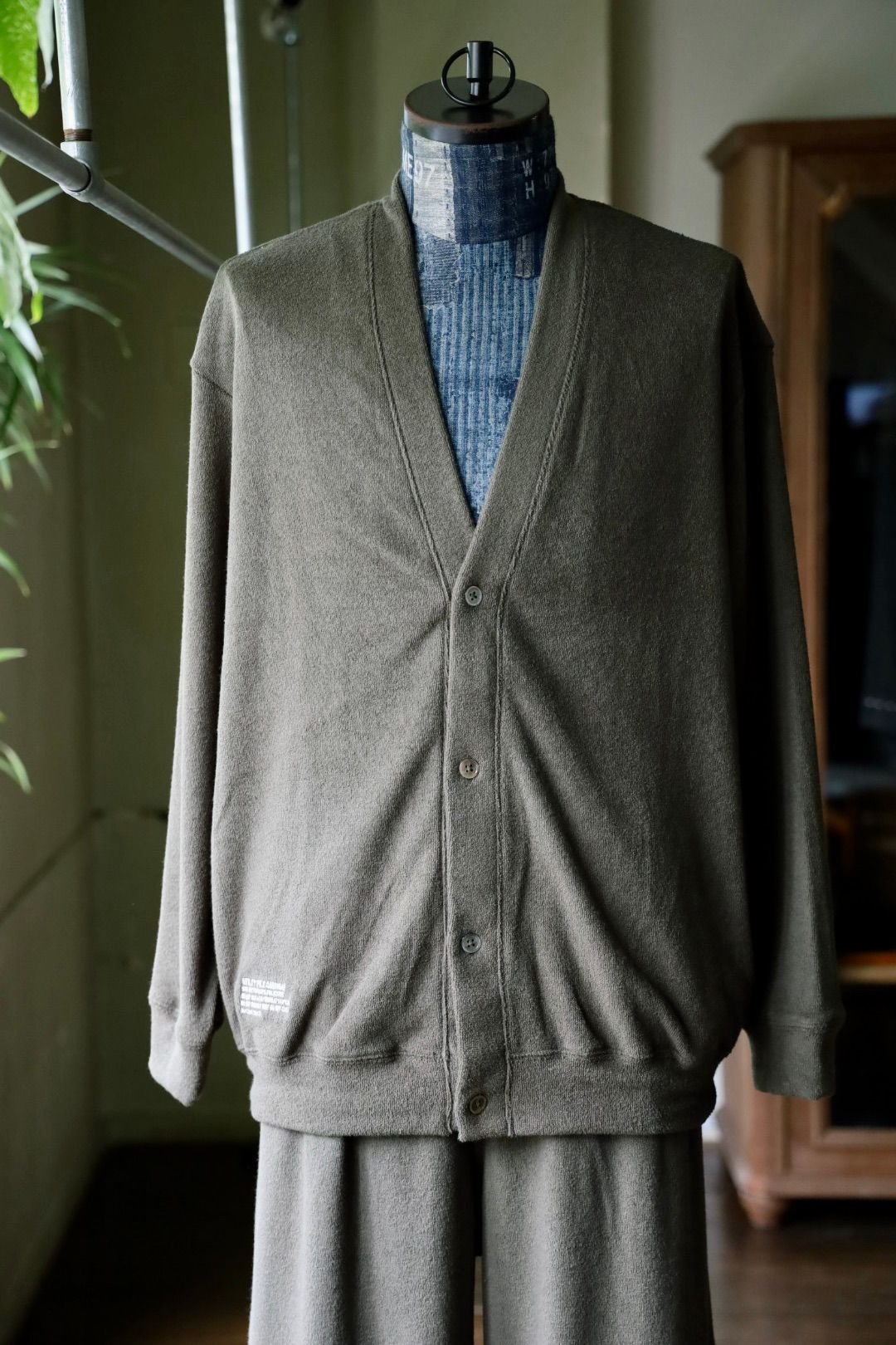 ReFresh!Service. “UTILITY PILE CARDIGAN SET-UP”(KHAKI)☆9月27日(土)発売！