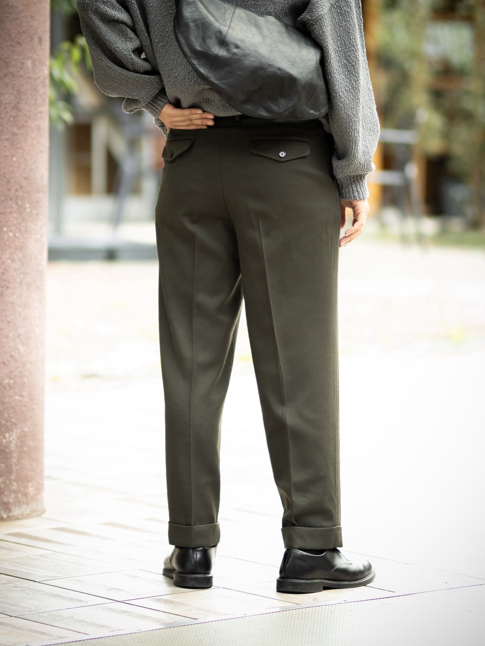 マーカウェア 26AW DOUBLE PLEATED SEMI EASY TROUSERS(A26C15PT01C )DARK OLIVE☆新作発売！
