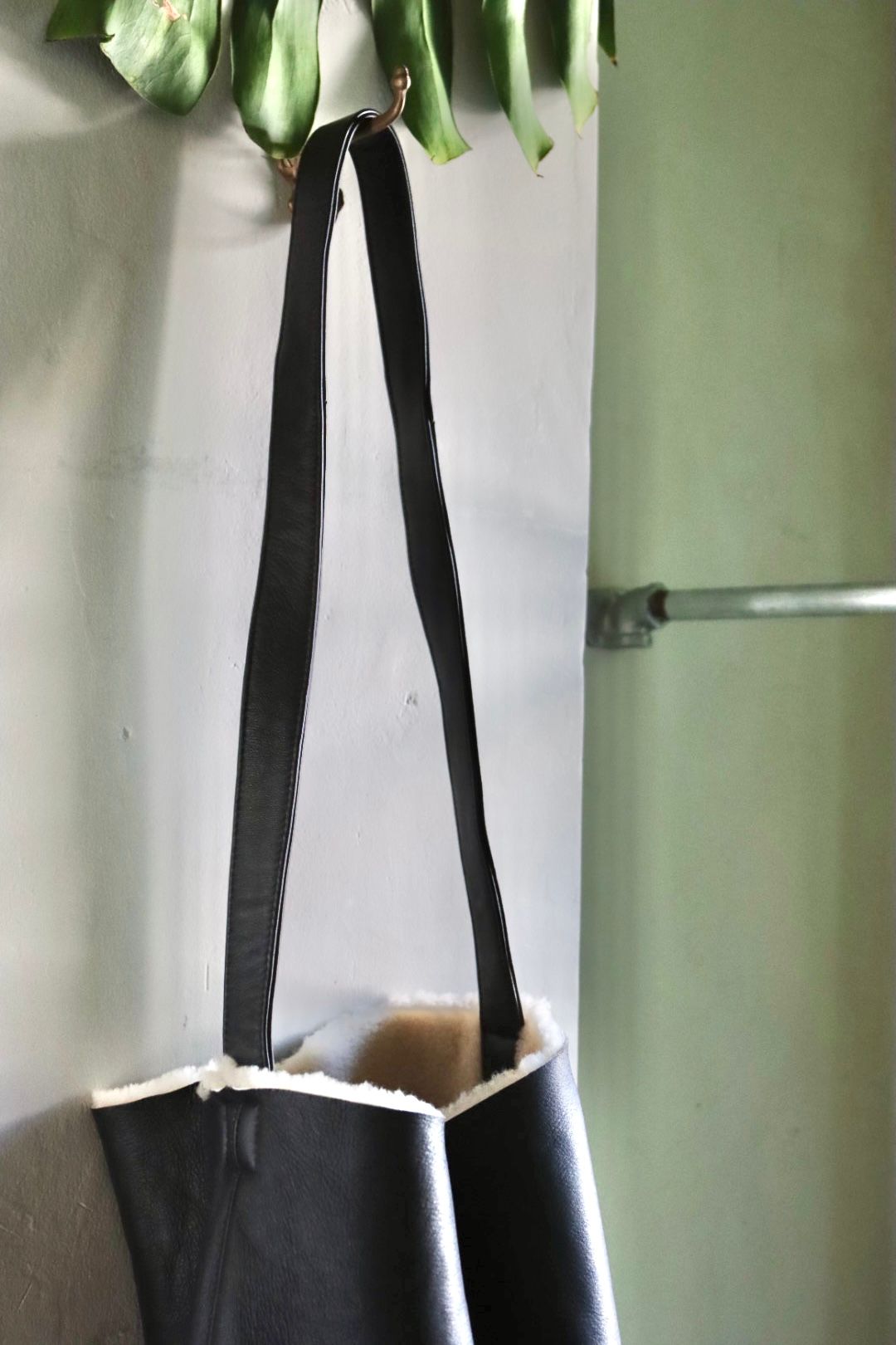 ヨーク22AW REVERSIBLE MOUTON BAG(YK22AW0400A)BLACK
