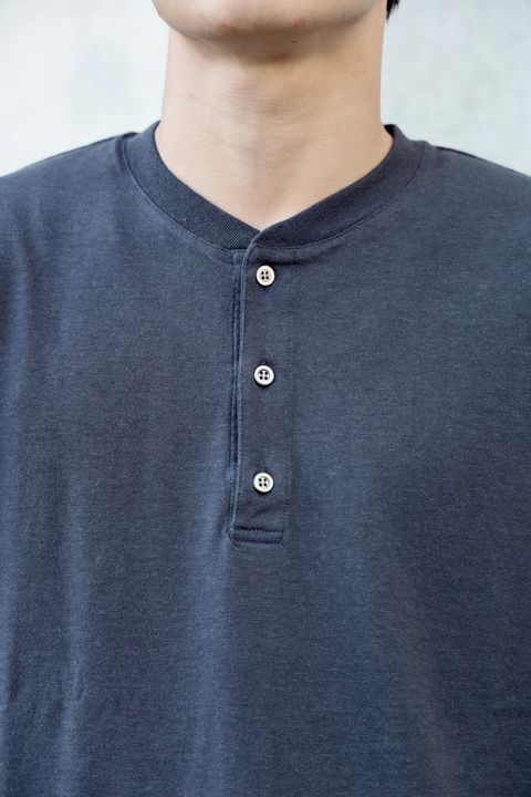 A.PRESSE Cashmere Blend L/S Henley Neck Shirt スタイル