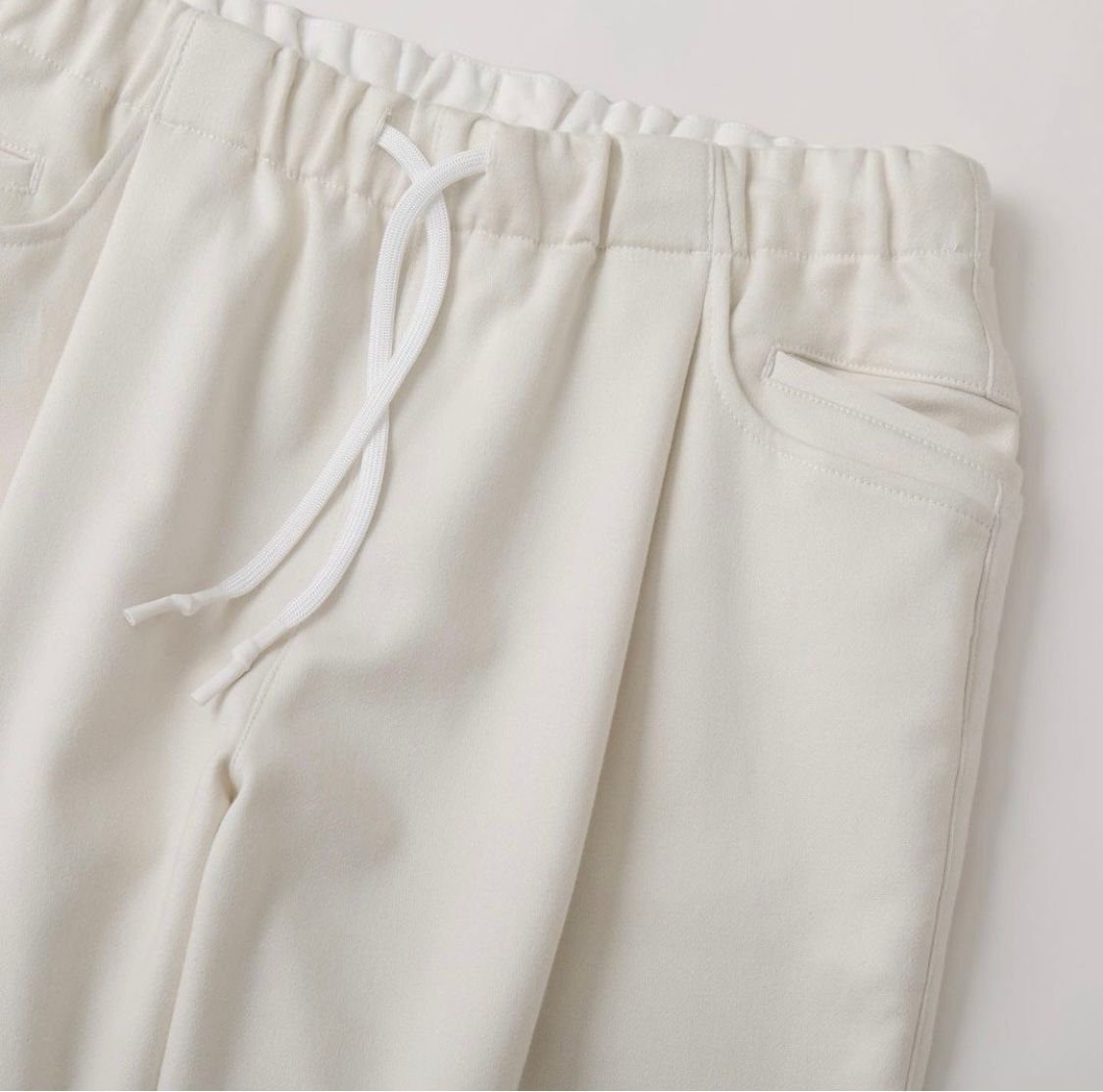 S.F.C 24SS CROPPED TAPEREDE  EASY PANTS  (SFCSS24P01)Off White