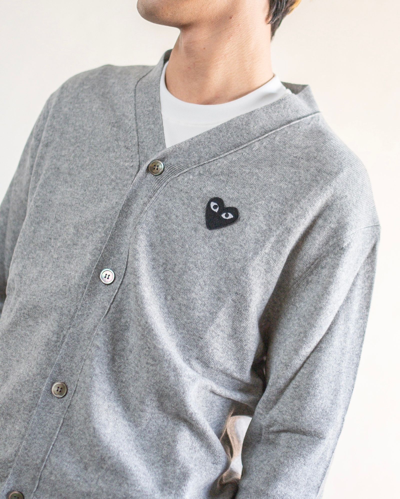 PLAY COMME des GARCONS V-NECK CARDIGAN  スタイル