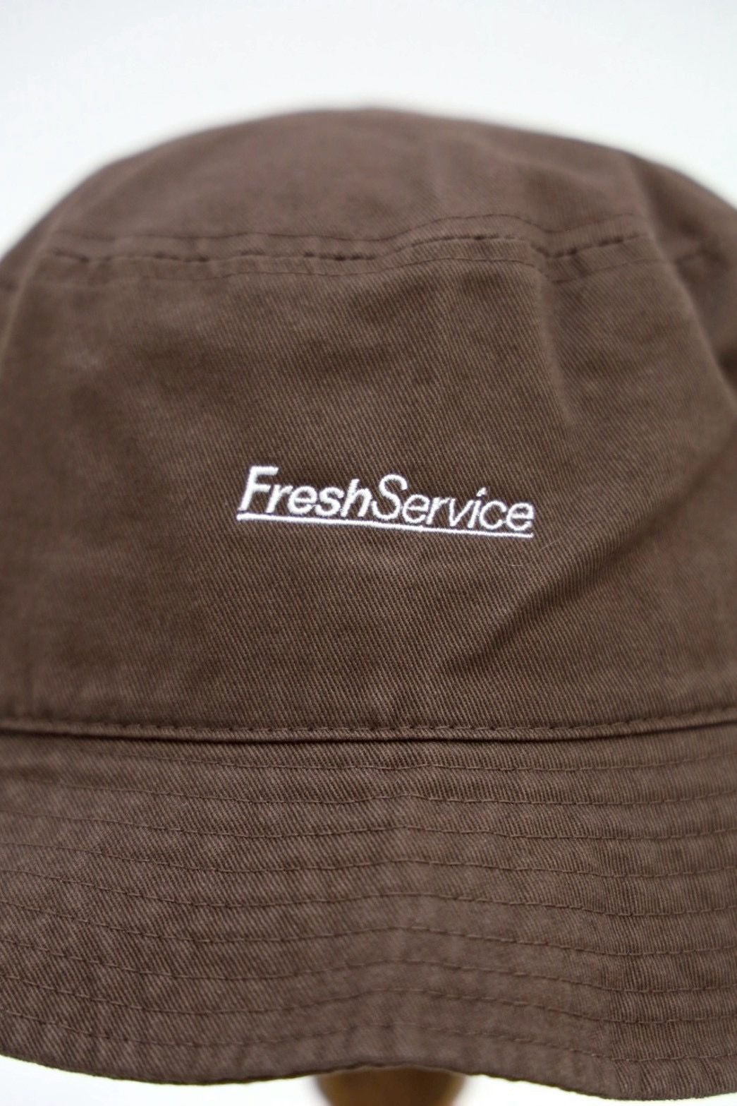 フレッシュサービス バケットハットCORPORATE BUCKET HAT(BROWN)