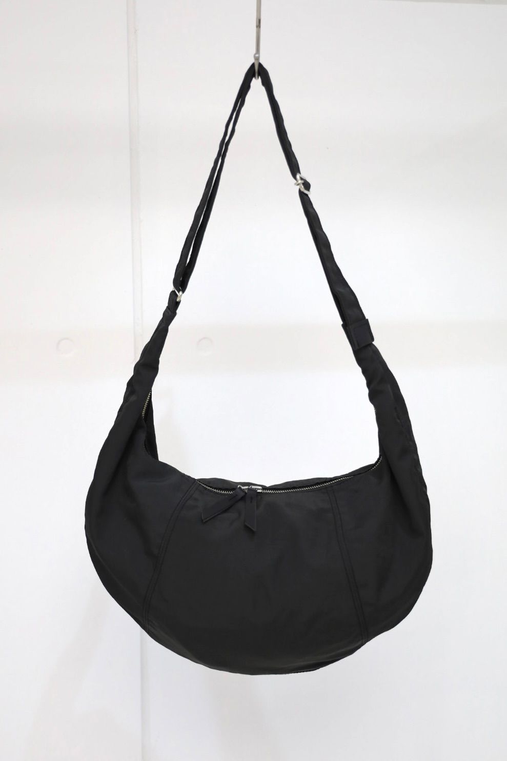 YOKE 26FW Nylon Circle Shoulder Bag(YK26FW01406A)Black