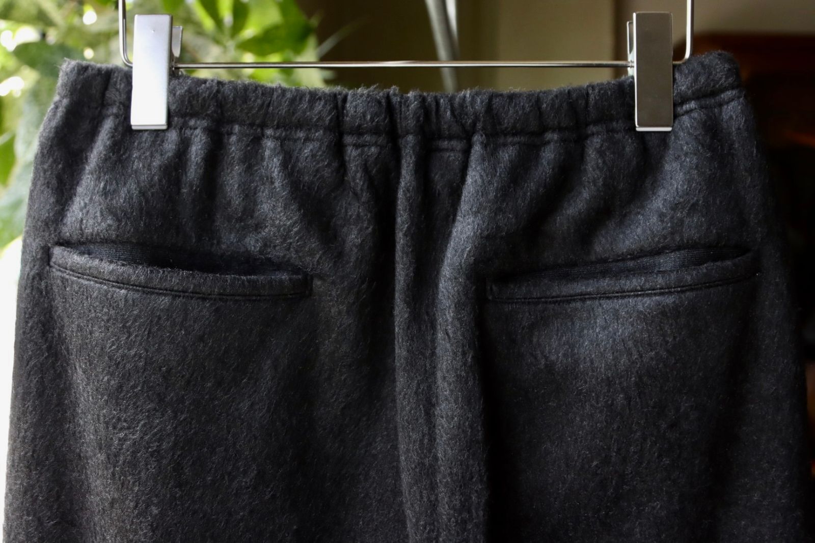 blurhms ブラームスPe/Silk Fleece Track Pants(BHS24F030F25)HEATHER BLACK☆新作発売！