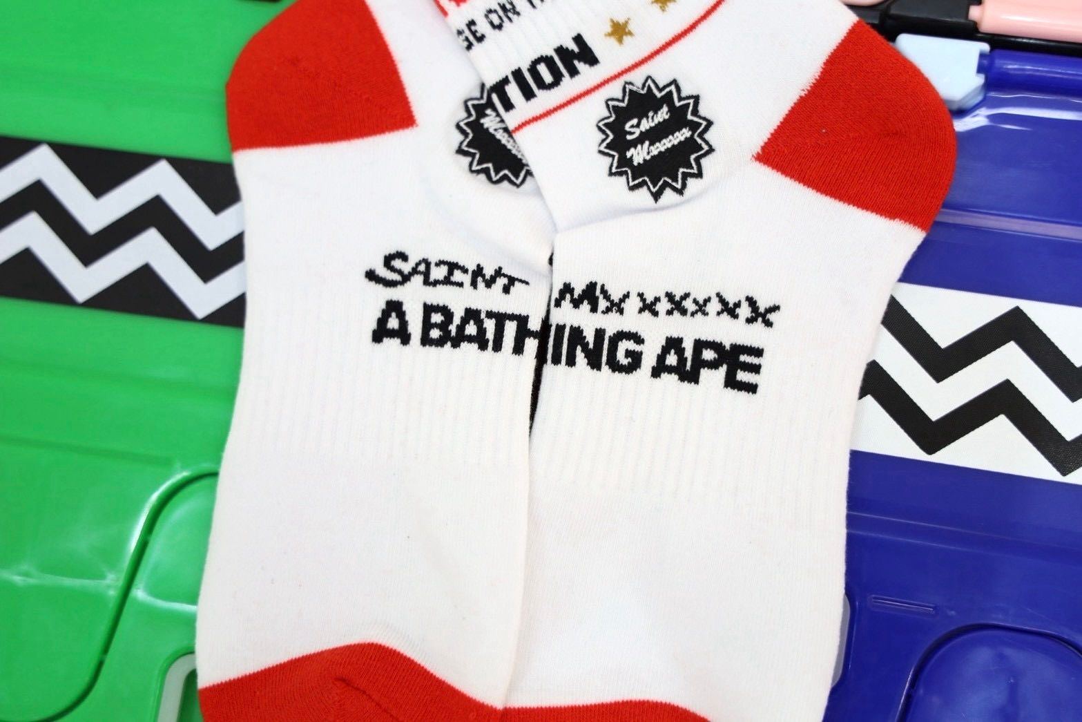 セントマイケル 26AW BAPE_SOCKS/FAINAL(SM-MK1-0000-C40)WHITE+RED
