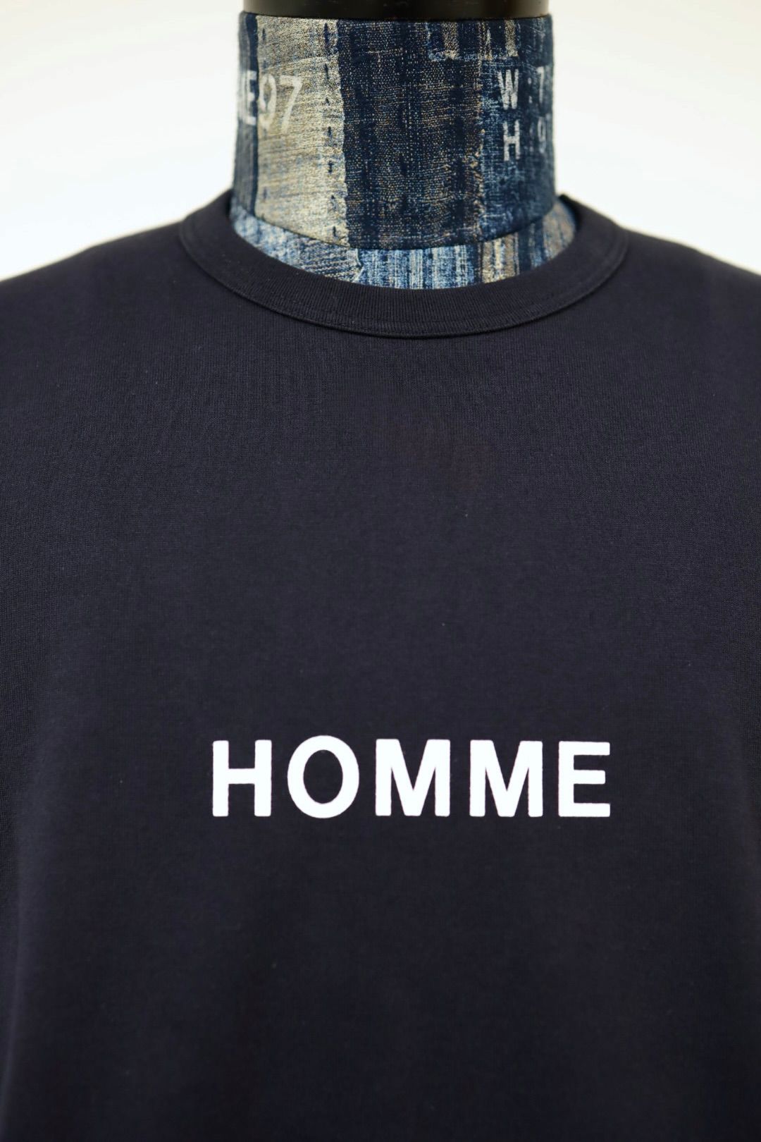 コムデギャルソンオム26SS ロゴプリントTシャツ(HQ-T103-051)NAVY☆4月3日(金)発売！