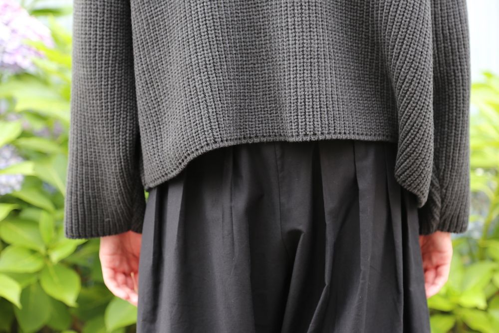 sulvam 2020AW Slit over knit"CHARCOAL" style.2020.7.10.