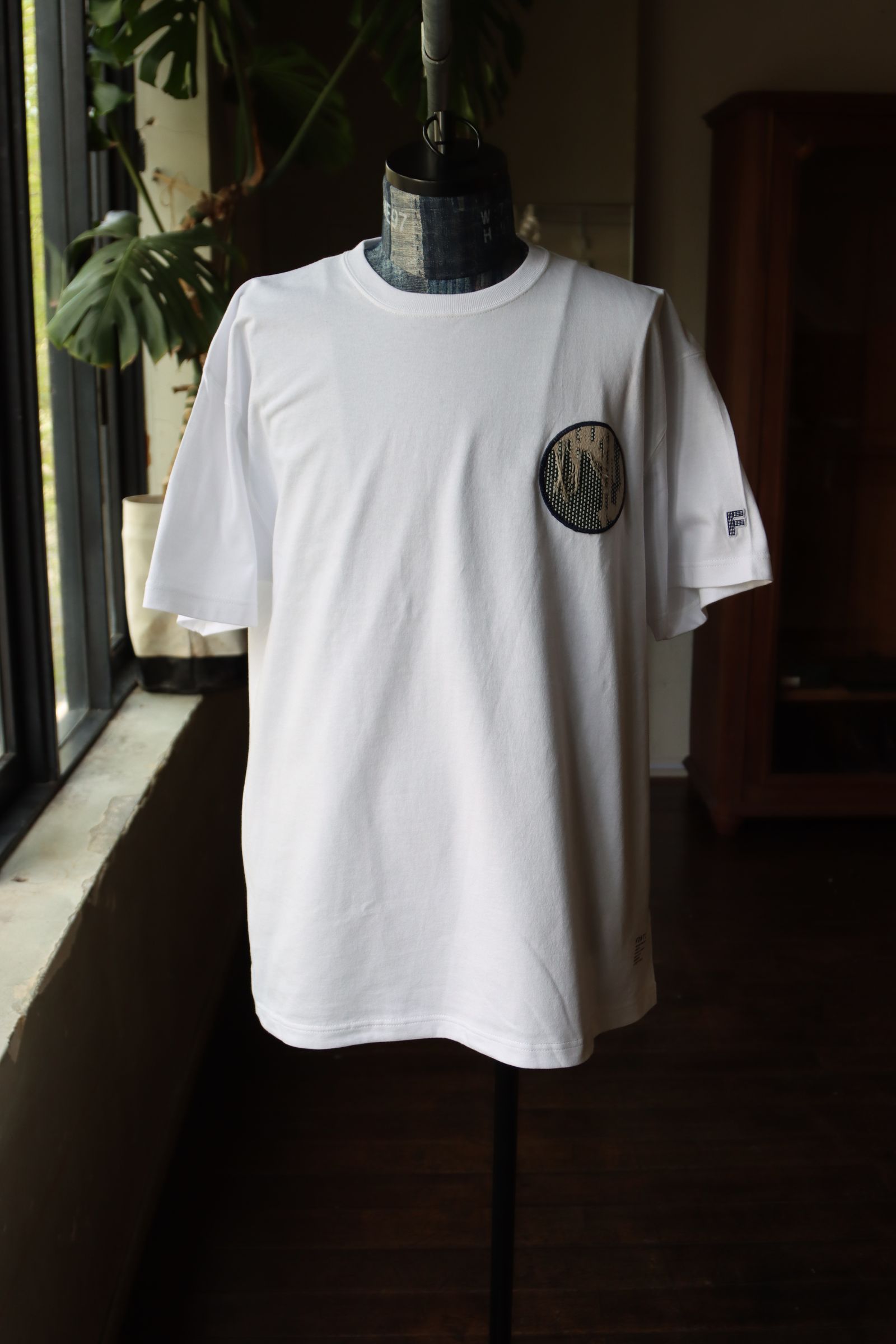 ファンダメンタル ポケットTシャツ CIRCLE BORO PATCH TEE (FA24TE13)WHITE