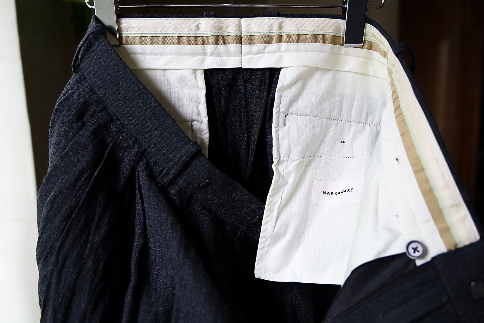 マーカウェア 26AW DOUBLE PLEATED  TROUSERS(A26C16PT01C )SUMIKURO☆新作発売！