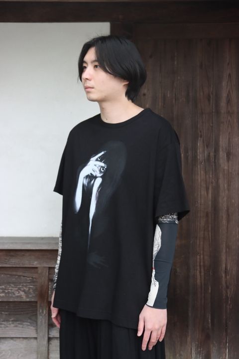 yohji yamamoto ULTIMA DENSE PLAIN STITCH WOMAN PRINT SHORT SLEEVES style.2022.1.30. ※2月2日発売