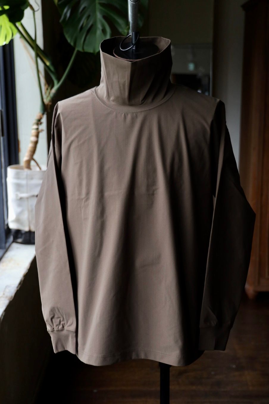 DAIWA PIER39 25FW TECH TURTLE NECK L/S(BE-36025W)BROWNKAHKI