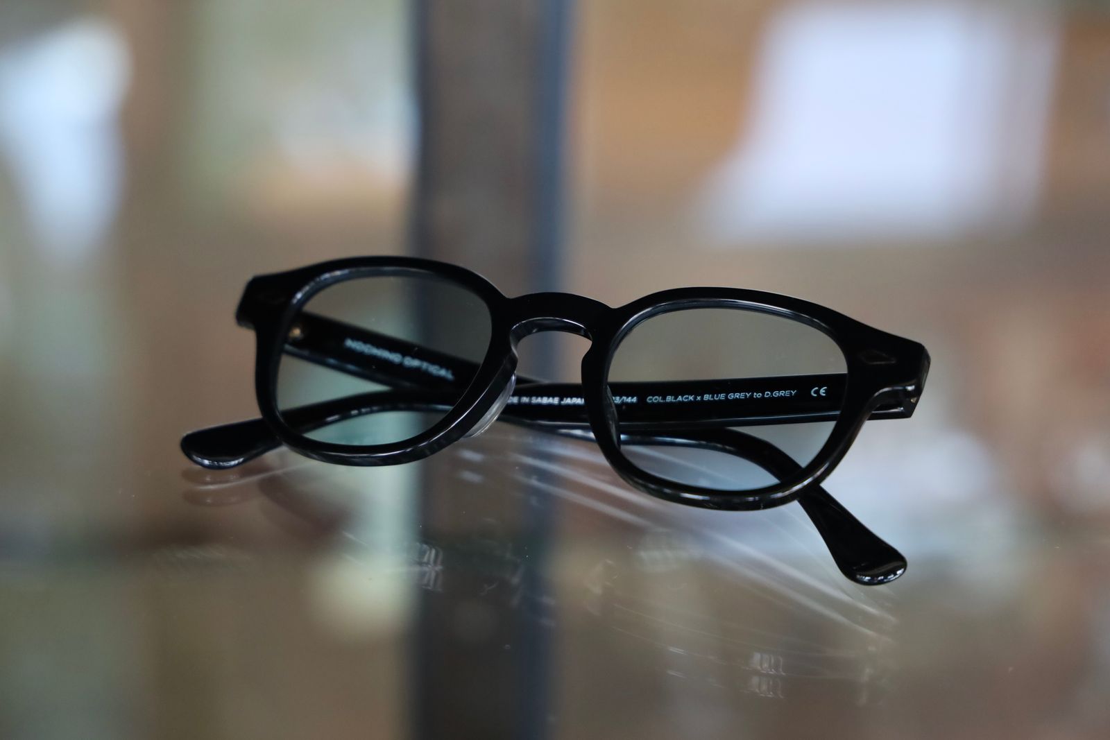 ノチノオプティカル "NOCHINO" #23.GLOSS BLACK × BLUE GREY to GREY (調光モデル)