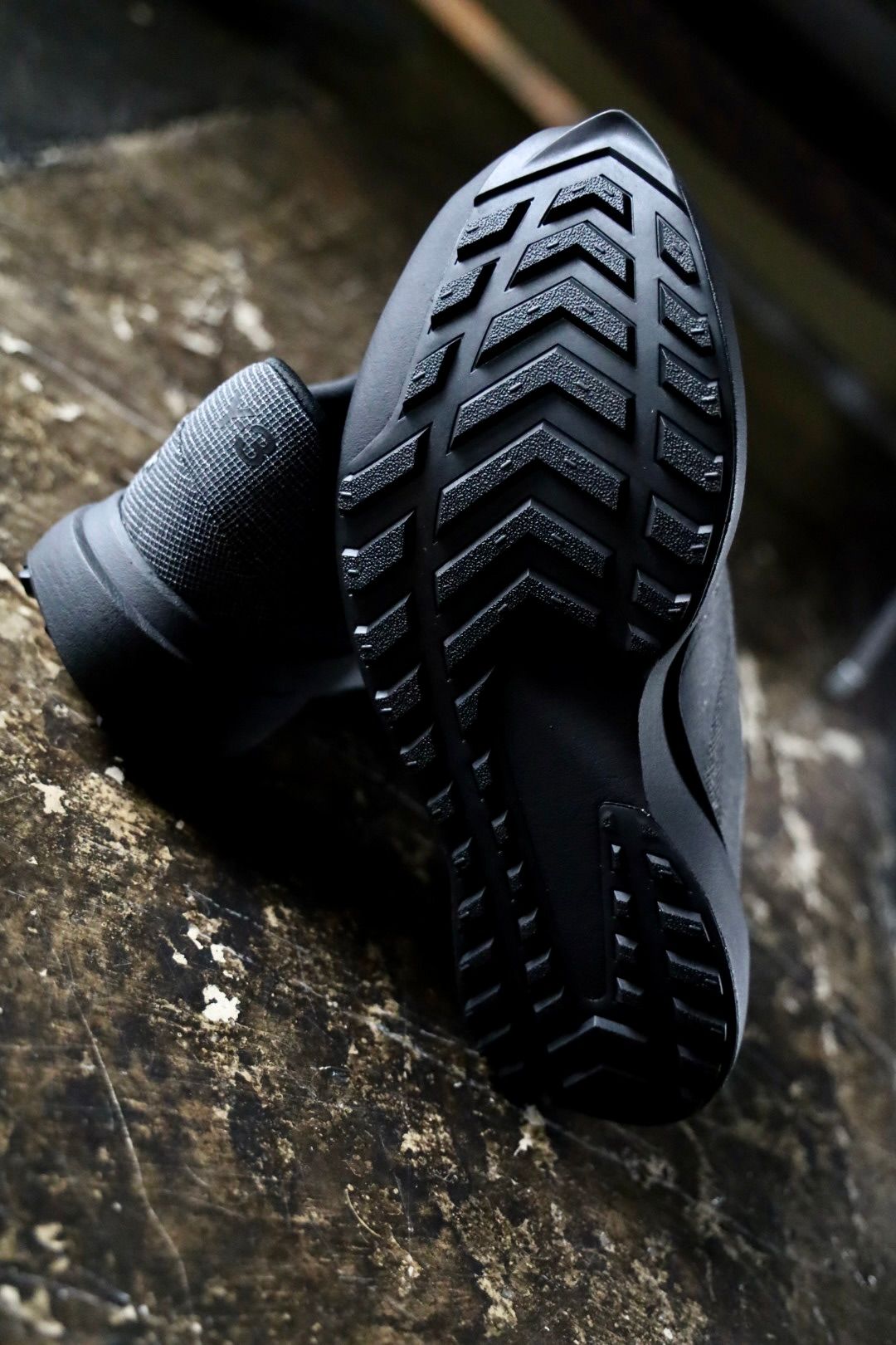 ワイスリー  Y-3 EVO SL ATR GTX Trainers(KI7881)BLACK☆新作発売！