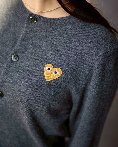 PLAY COMME des GARCONS  ROUND NECK CARDIGAN style.2025.12.13