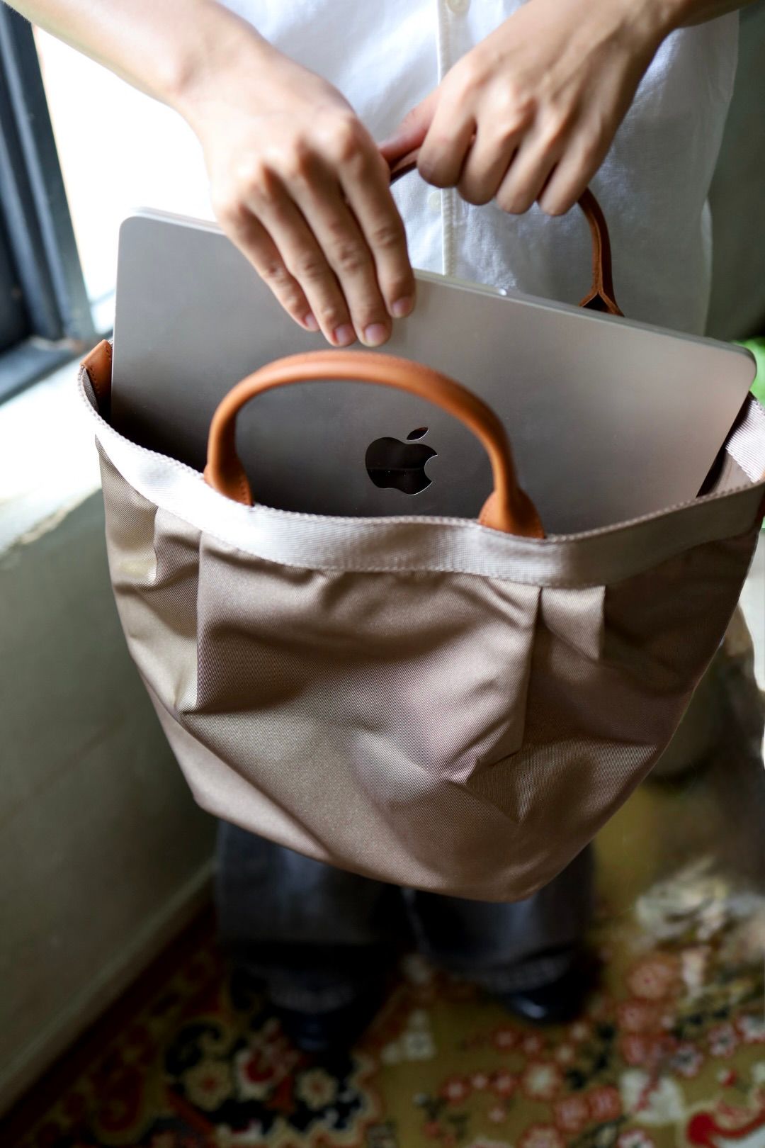 エンダースキーマ バッグ 2tuck tote M(yv-b-2tm)beige/brown☆7月11日(土)発売！
