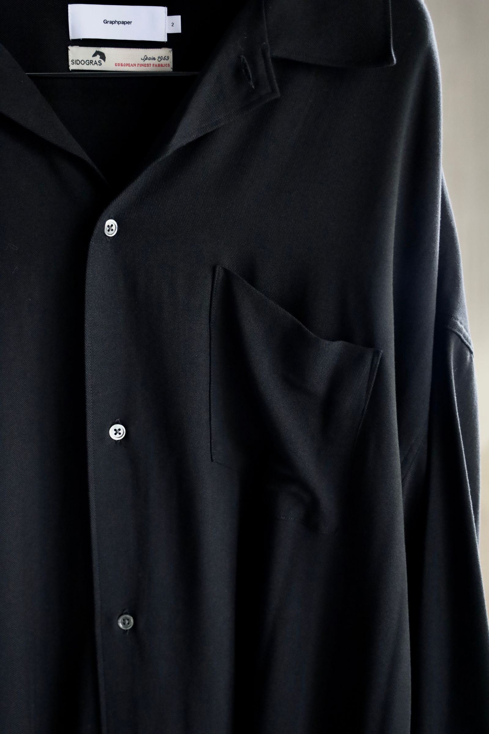 グラフペーパー SIDOGRAS Twill Viscose Oversized Sleeping Shirt (GM244-50014B)BLACK