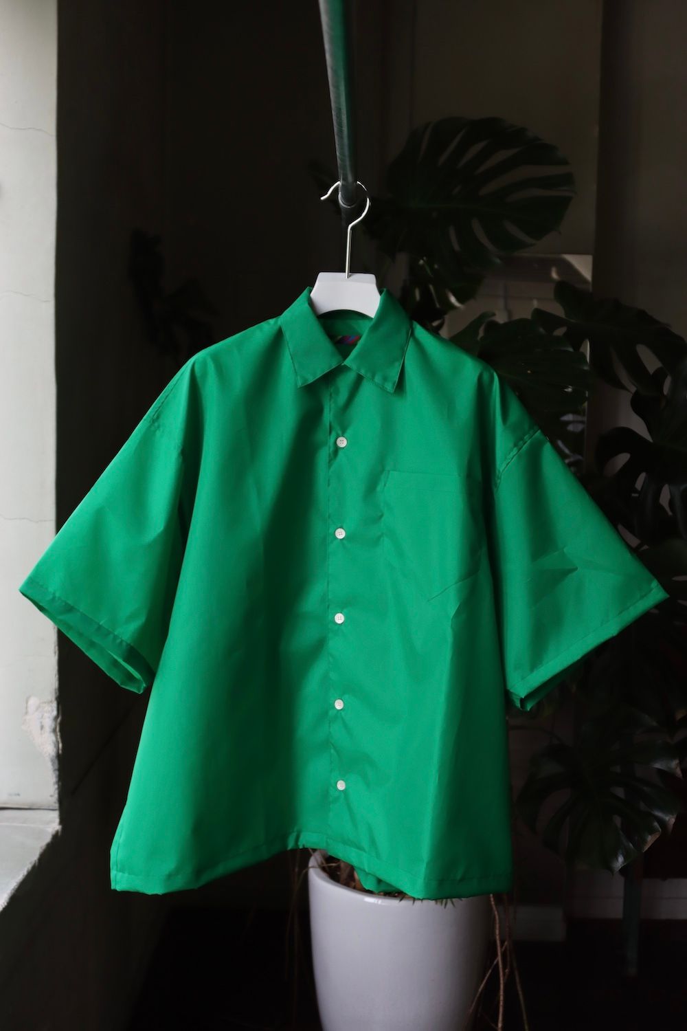 イズネス22SS BALLOON WIDE SHIRT(1022SSSH03)FLASH GREEN