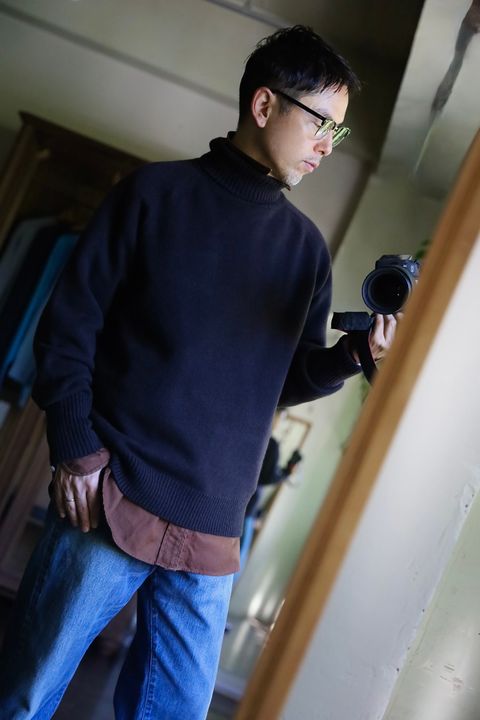 A.PRESSE Turtleneck Sweater"BROWN"スタイル