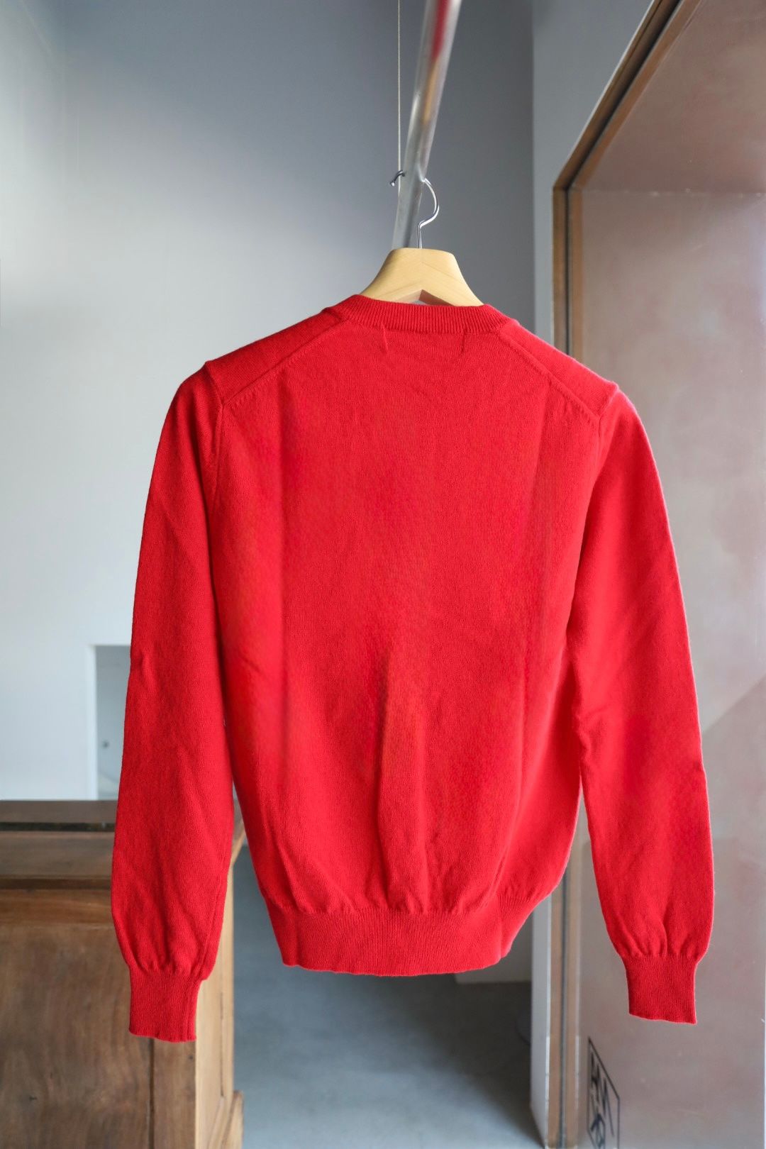 プレイコムデギャルソン ROUND NECK RHINESTONE CARDIGAN (RED/RED HEART)