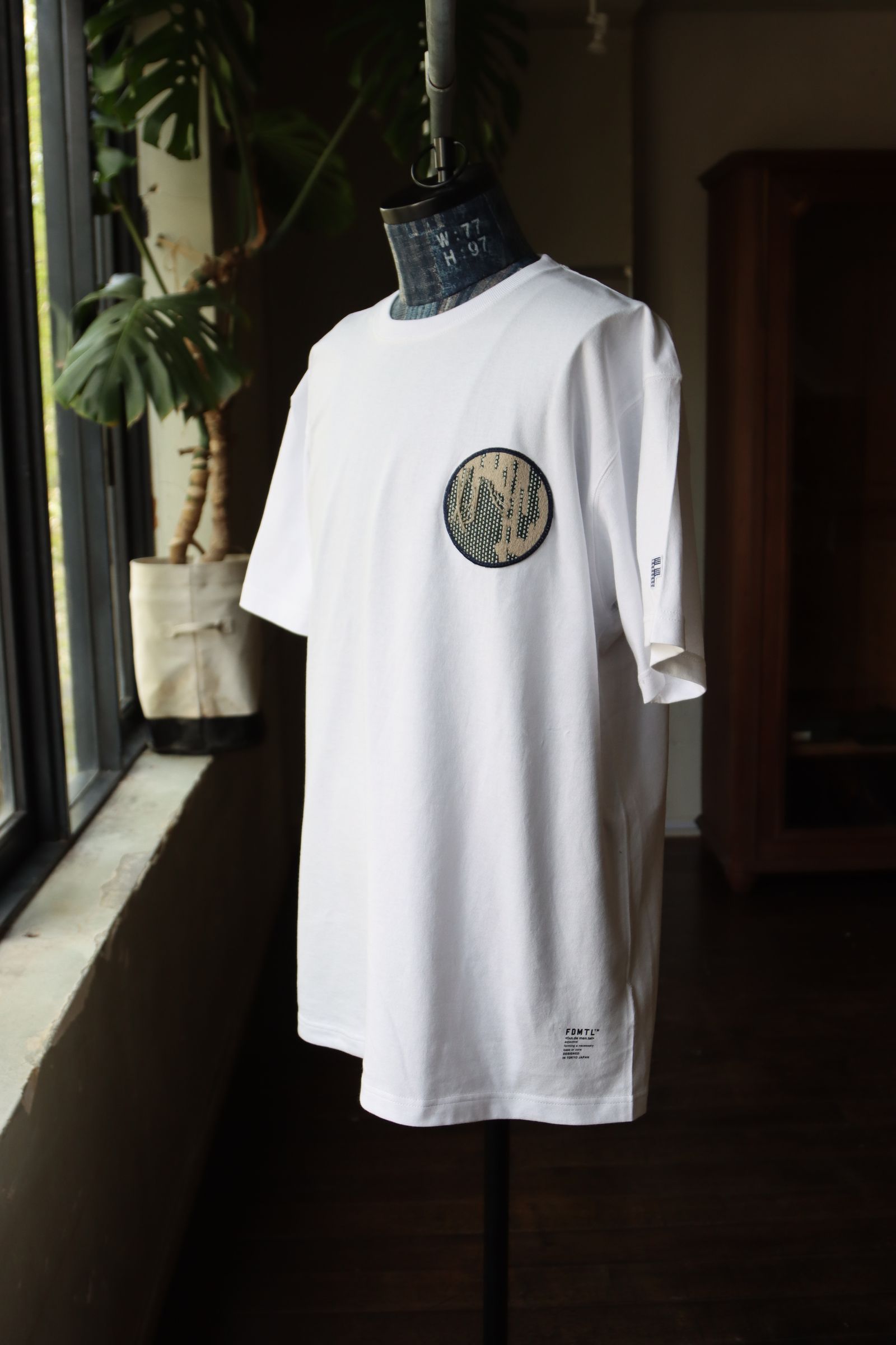 ファンダメンタル ポケットTシャツ CIRCLE BORO PATCH TEE (FA24TE13)WHITE