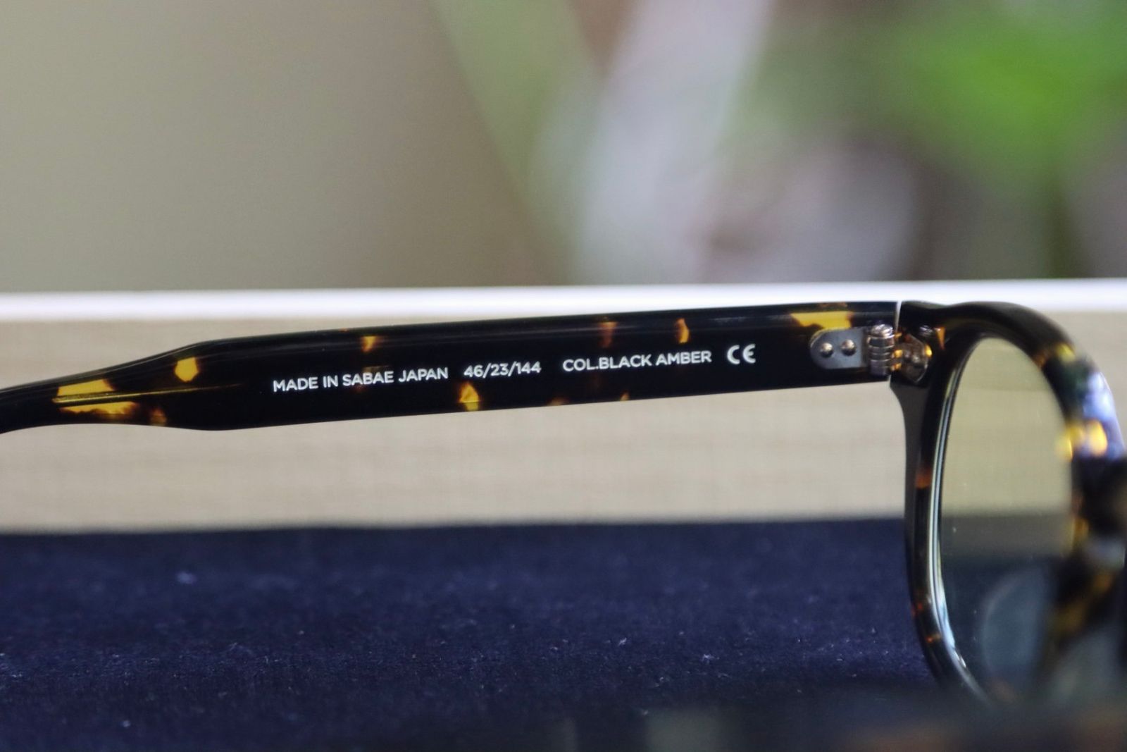 ノチノオプティカル "NOCHINO"#15. BLACK AMBER × LIGHT YELLOW  (調光レンズ)