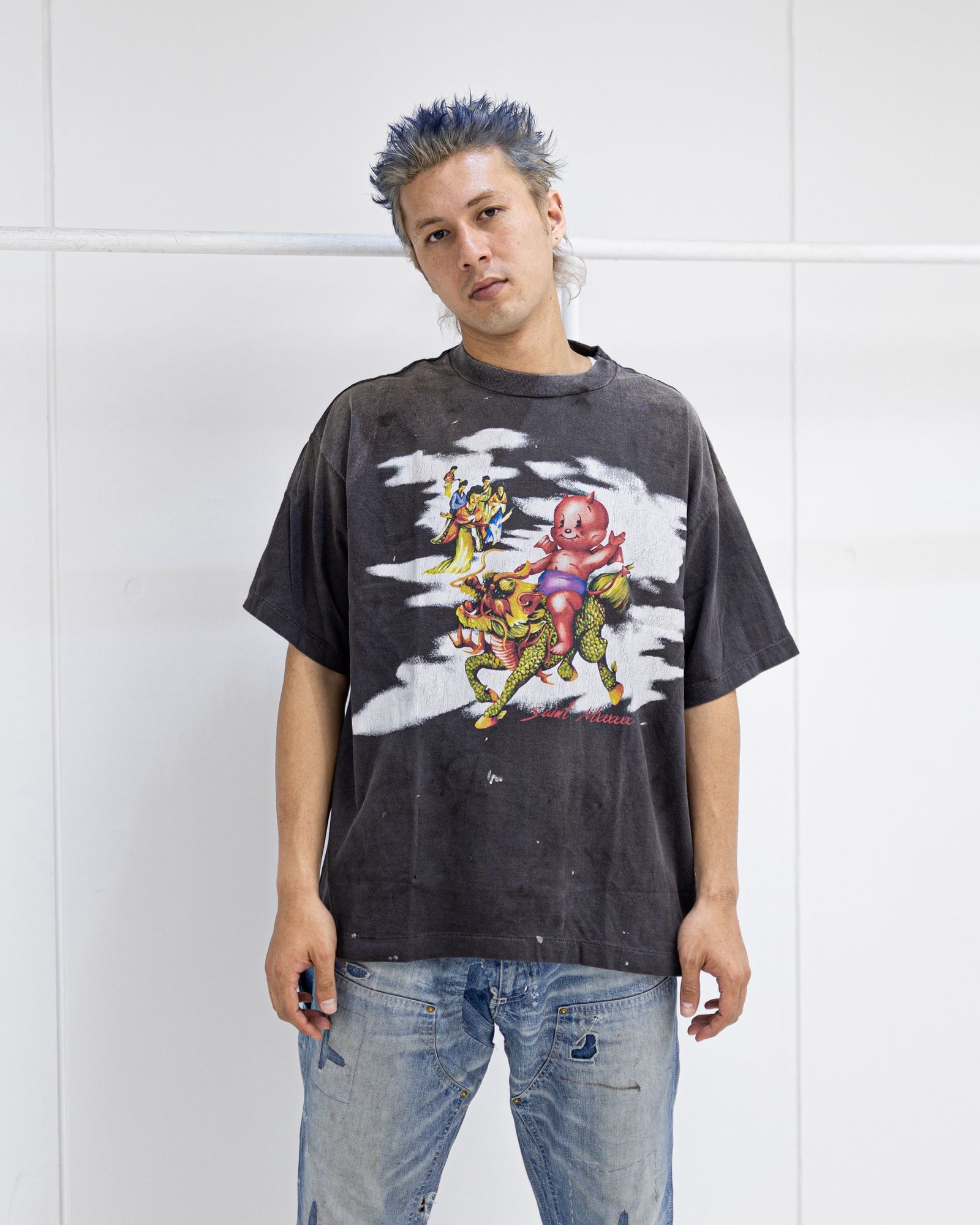 ©SAINT Mxxxxxx DAMEGED SS TEE MARKスタイル！