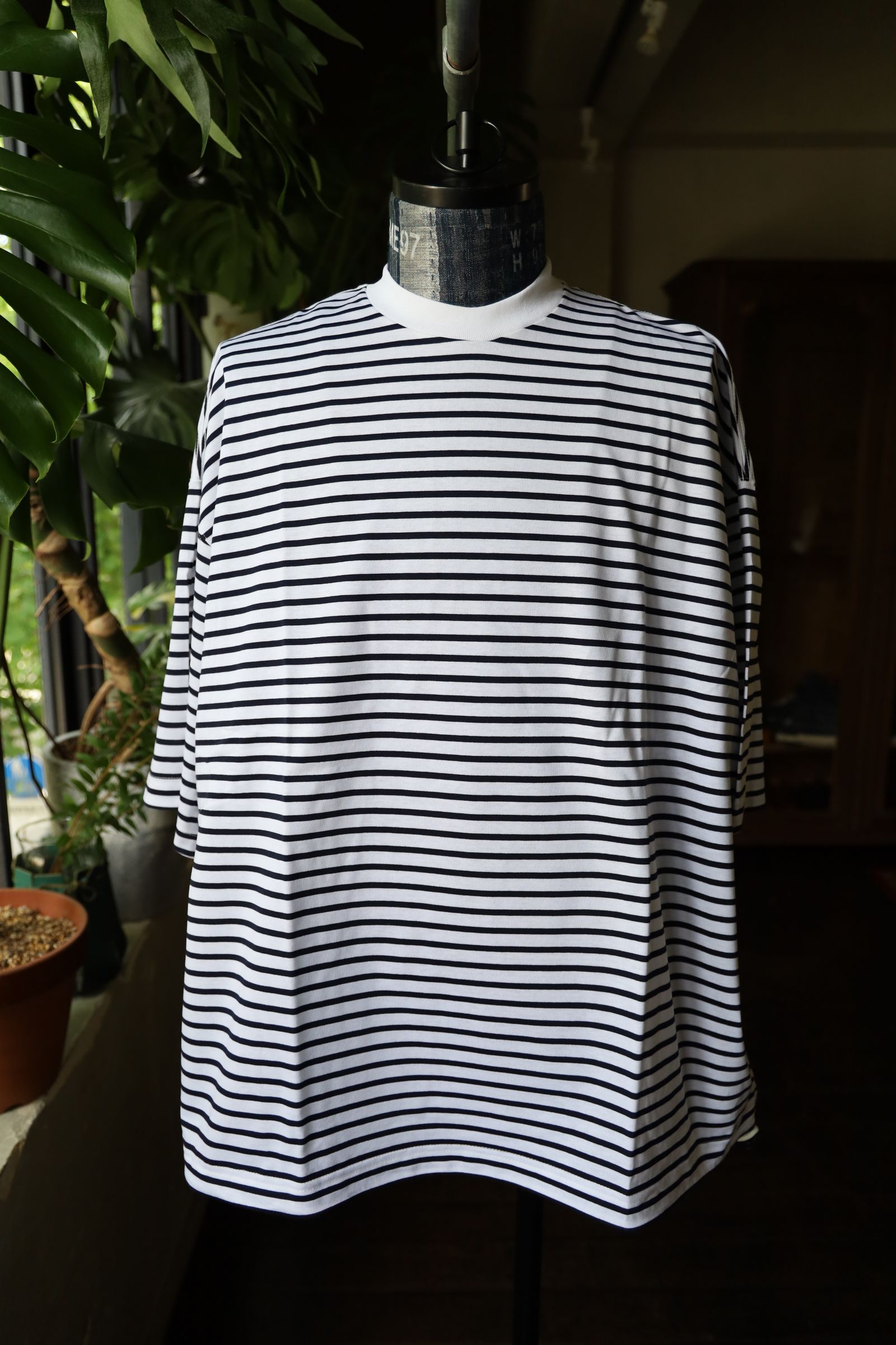 イズネス24AW BALLOON STRIPES T SHIRT(31SSSH05-2)WHITE×NAVY border