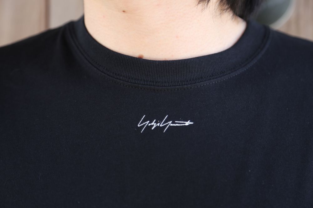 Yohji Yamamoto 半袖 コットン Tシャツ SS21 ドッグ シグネチャーロゴ(HD-T96-082)style.2021.4.13.
