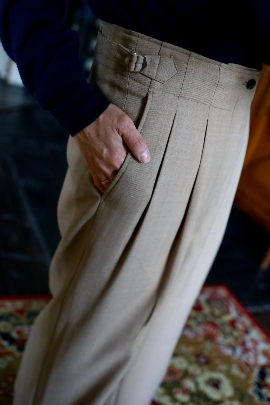 marka マーカ 26SS TWO TUCK MILITARY TROUSERS -RECYCLED POLYESTER NON-MULESED WOOL GABARDINE-(M26A06PT01C)BEIGE☆新作発売！