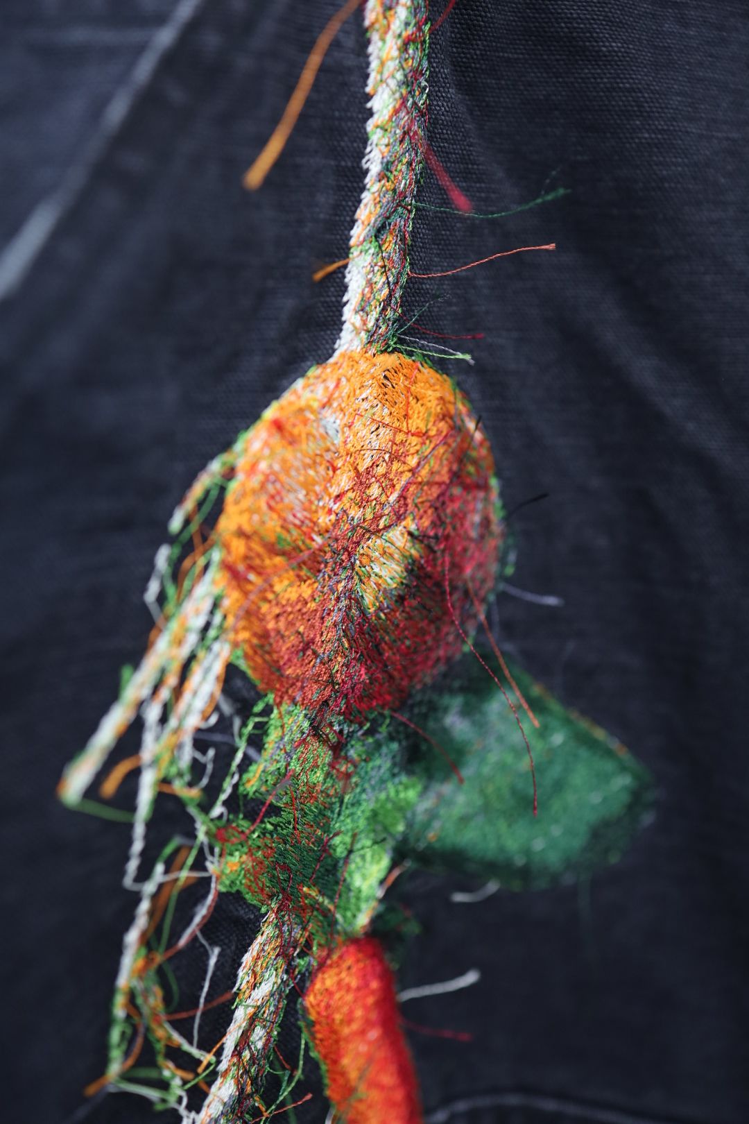 doublet ダブレット26SS VEGETABLE EMBROIDERY CUT-OFF PANTS (26SS19PT350) BLACK ★1月17日(土)11:00発売！