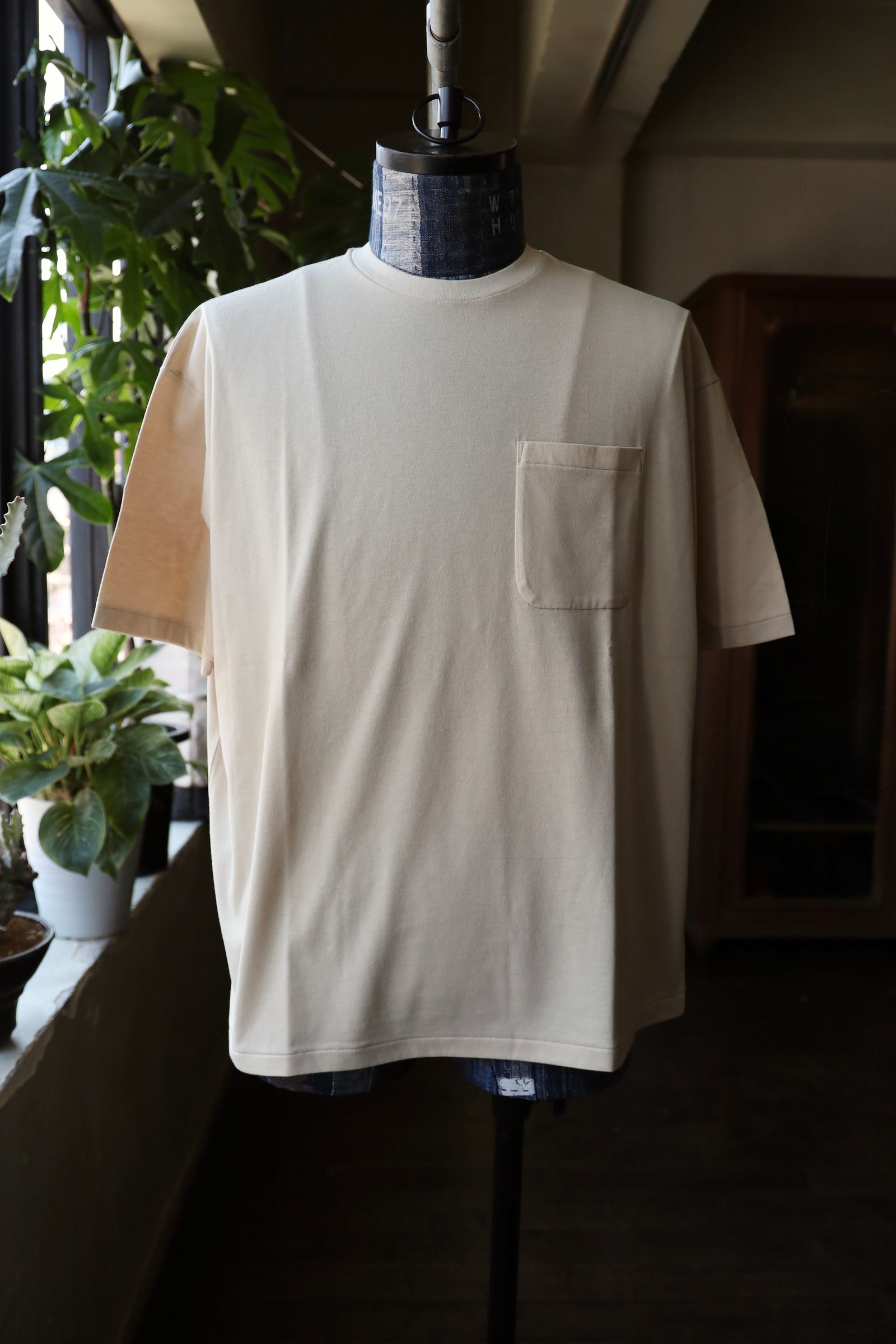 FOUNDOUR - ファウンダ 25SS POCKET T SHIRT(015FD251017)BEIGE