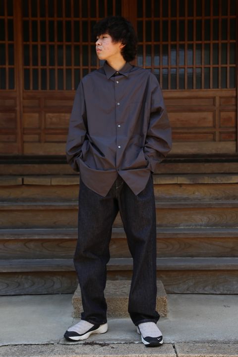 Graphpaper Broad L/S Oversized Regular Collar Shirt(GM212-50110B) style. 2021.05.23.
