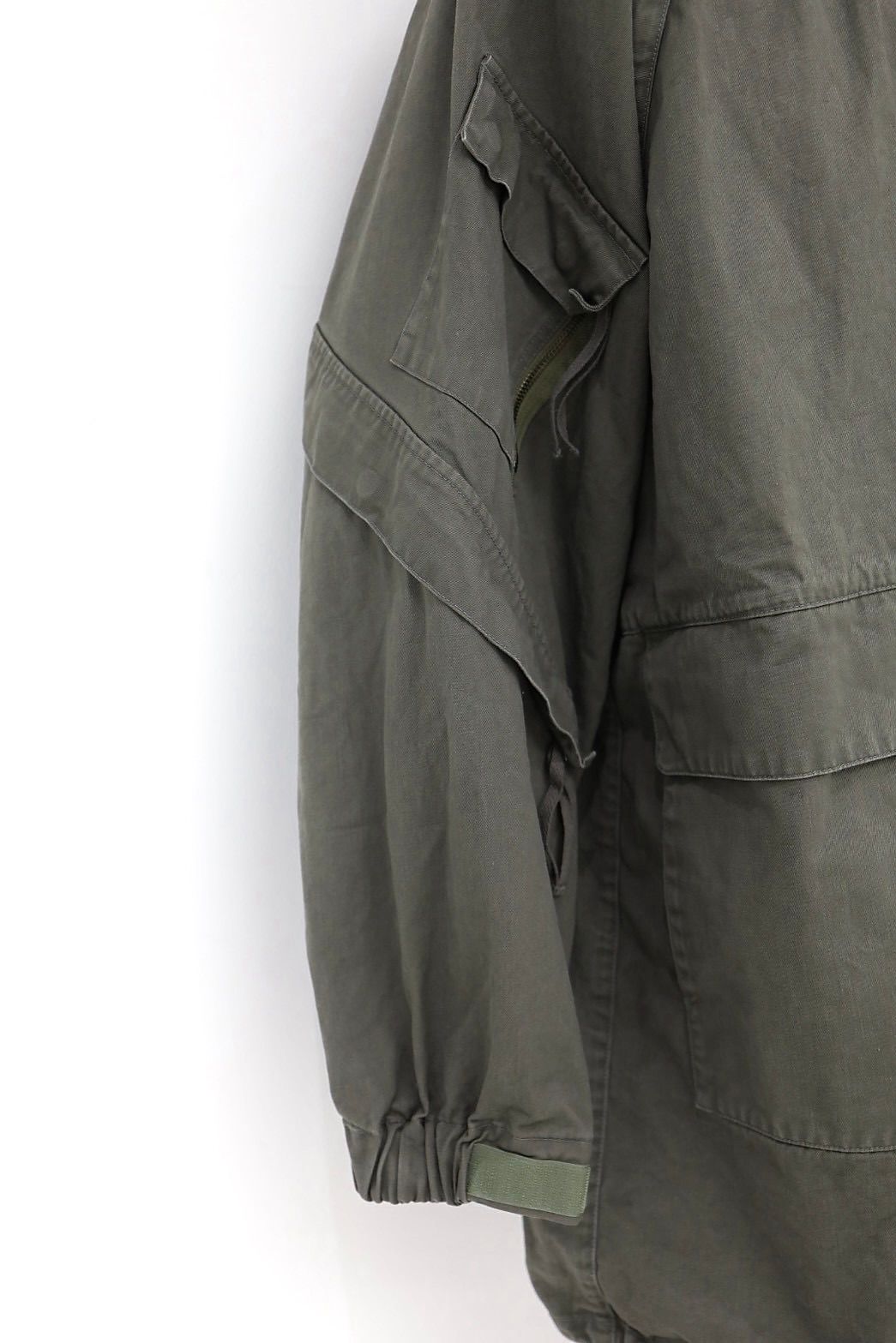 イズネス26AW  Ventilation Military Coat(26AW_27_1008AWCOAT02)KHAKI☆10月24日発売！