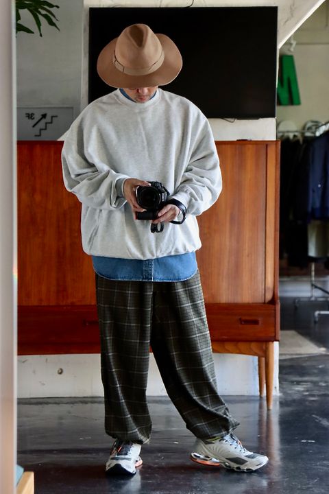 フレッシュサービス22AW WOOLY STRETCH OVER TRACK PANTS"GREEN CHECK"スタイル.2022.9.12.