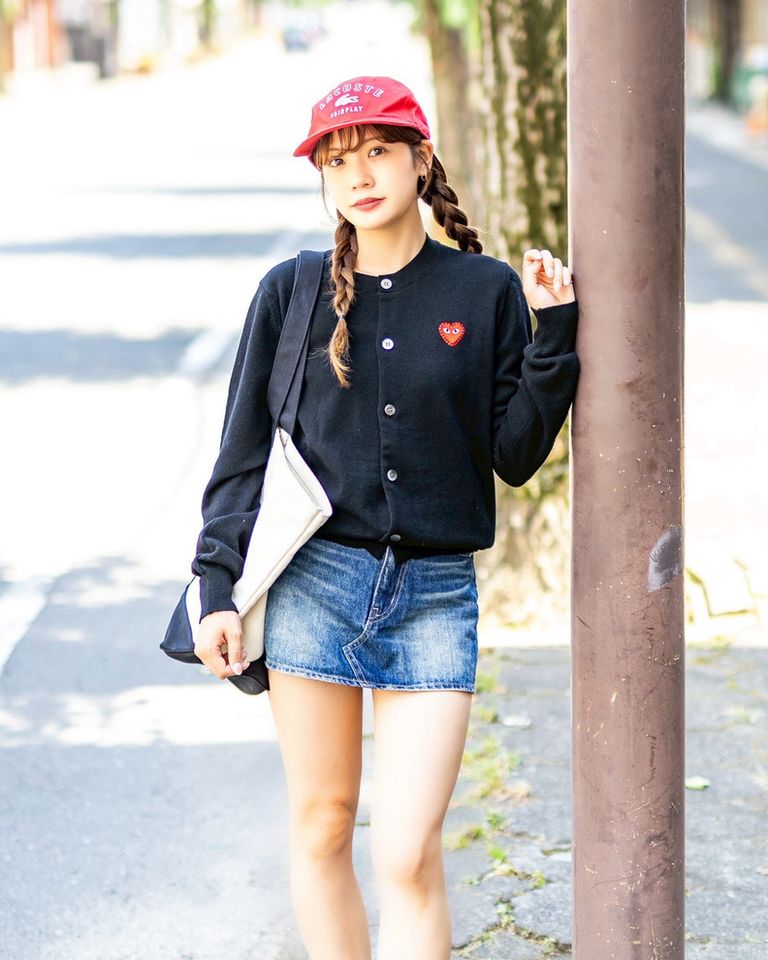 PLAY COMME des GARCONS(プレイ コムデギャルソン) 新作ROUNE-NECK RHINESTONE CARDIGAN(RED HEART)style.2025.8.8