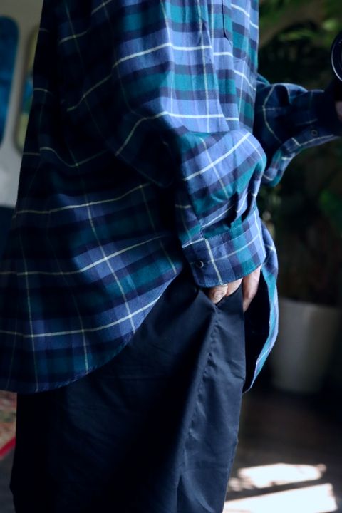 Graphpaper Check Flannel Oversized Band Collar Shirtスタイル