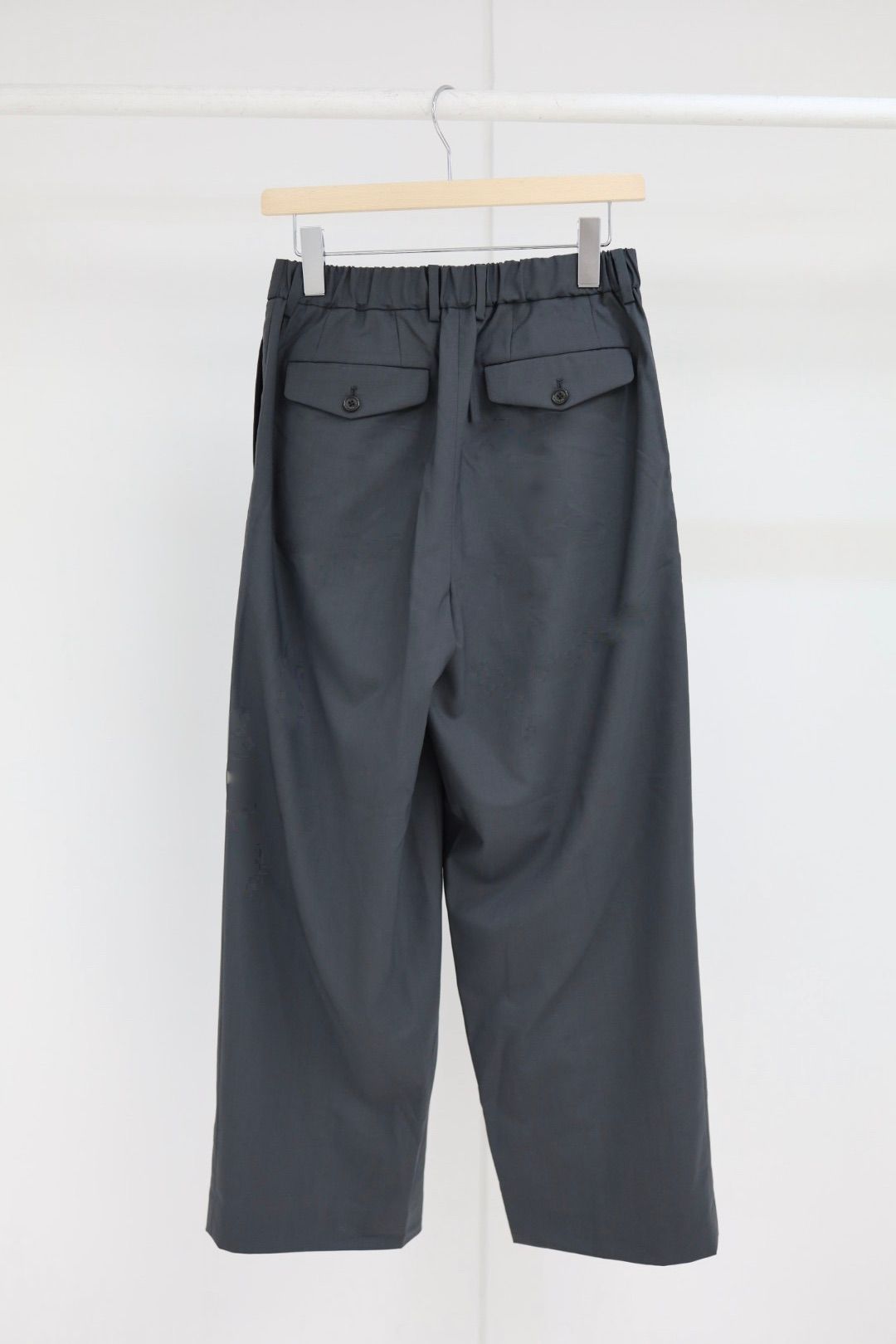MARKAWARE 26SS TRIPLE PLEATED WIDE TROUSERS(A26A15PT03C)CHARCOAL☆新作発売！