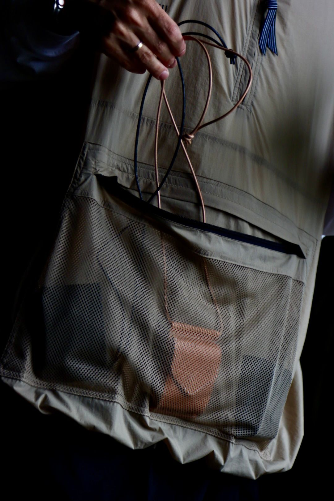 S.F.C HALF ZIP NYLON SHIRTスタイル