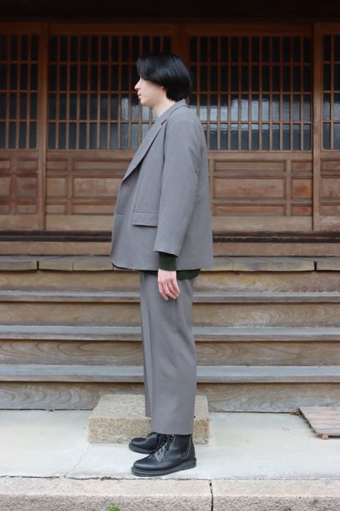 UNIVERSAL PRODUCTS CREPE UNCONSTRUCTED 2B JACKET style.2022.1.30.