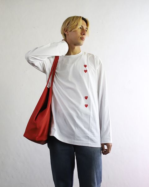 PLAY COMME des GARCONS 24SS PLAY VERTICAL 4 HEART L/S T-SHIRT