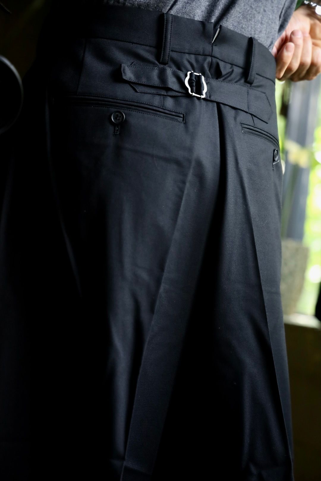 コムデギャルソンオム24AW ウールサージタックパンツ(HN-P006-051)BLACK