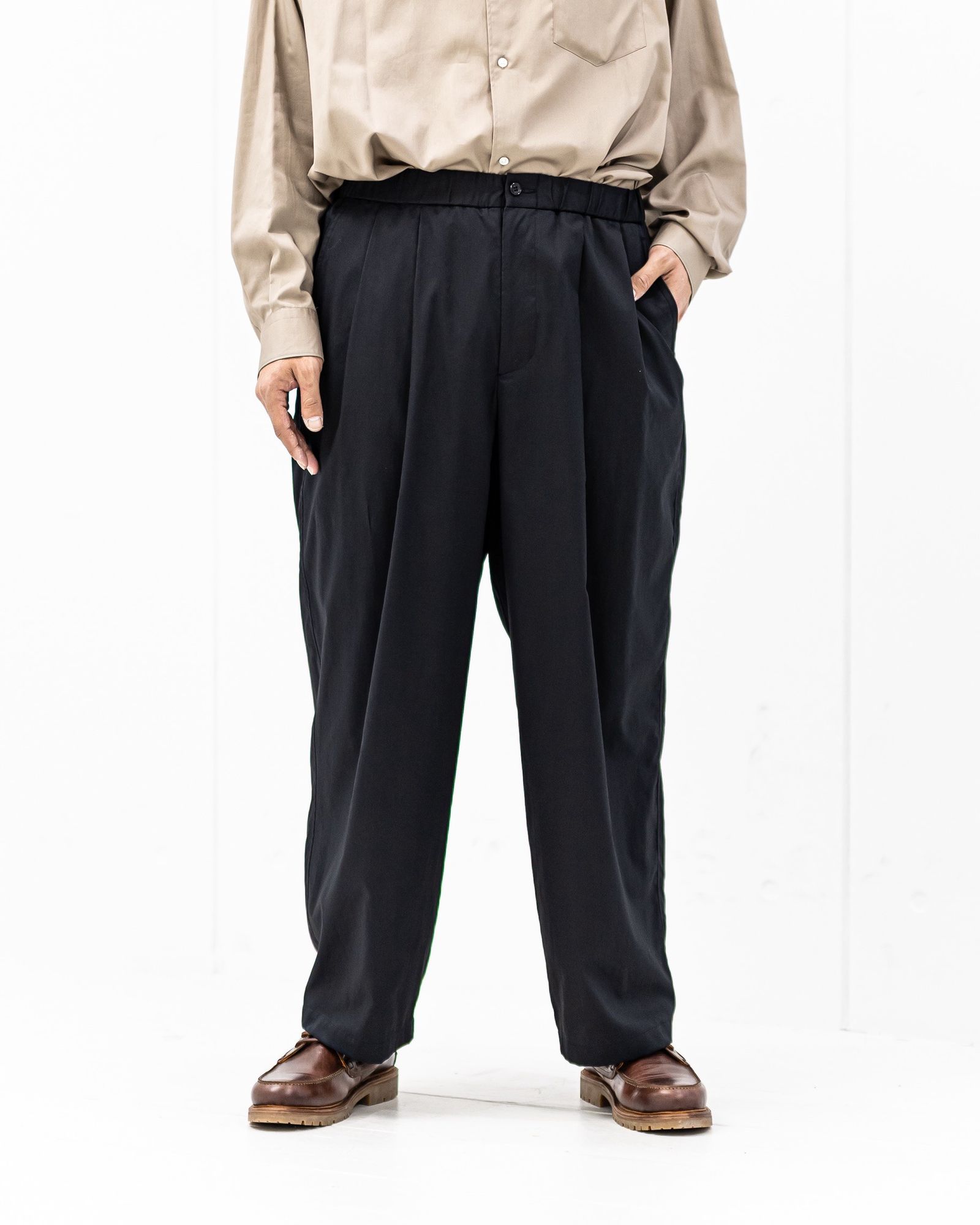 グラフペーパー26SS Silicon Poplin Two Tuck Easy Pants(GM261-40182)BLACK☆2月28日(土)発売！