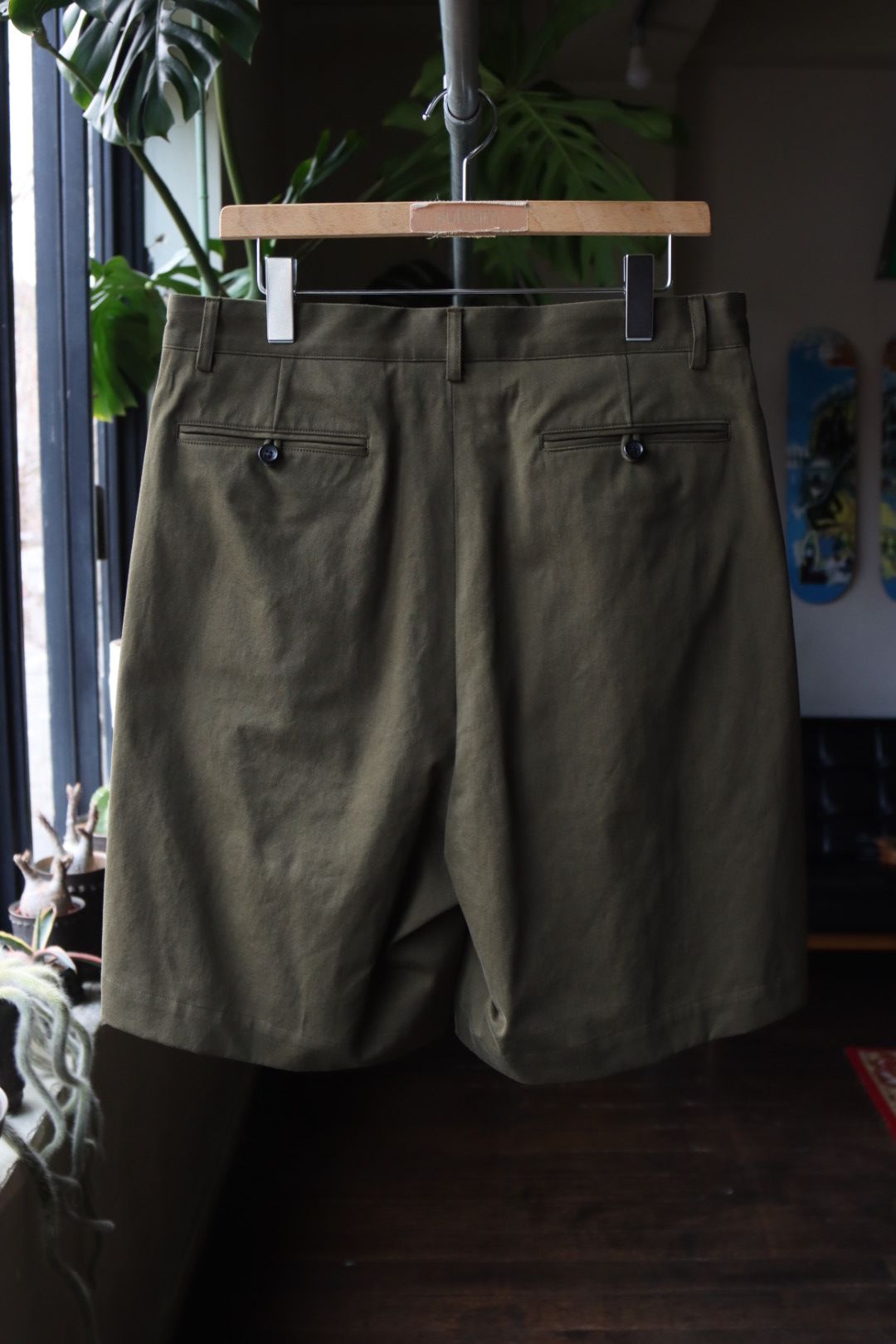 A.PRESSE Two Tuck Chino Shorts Black-