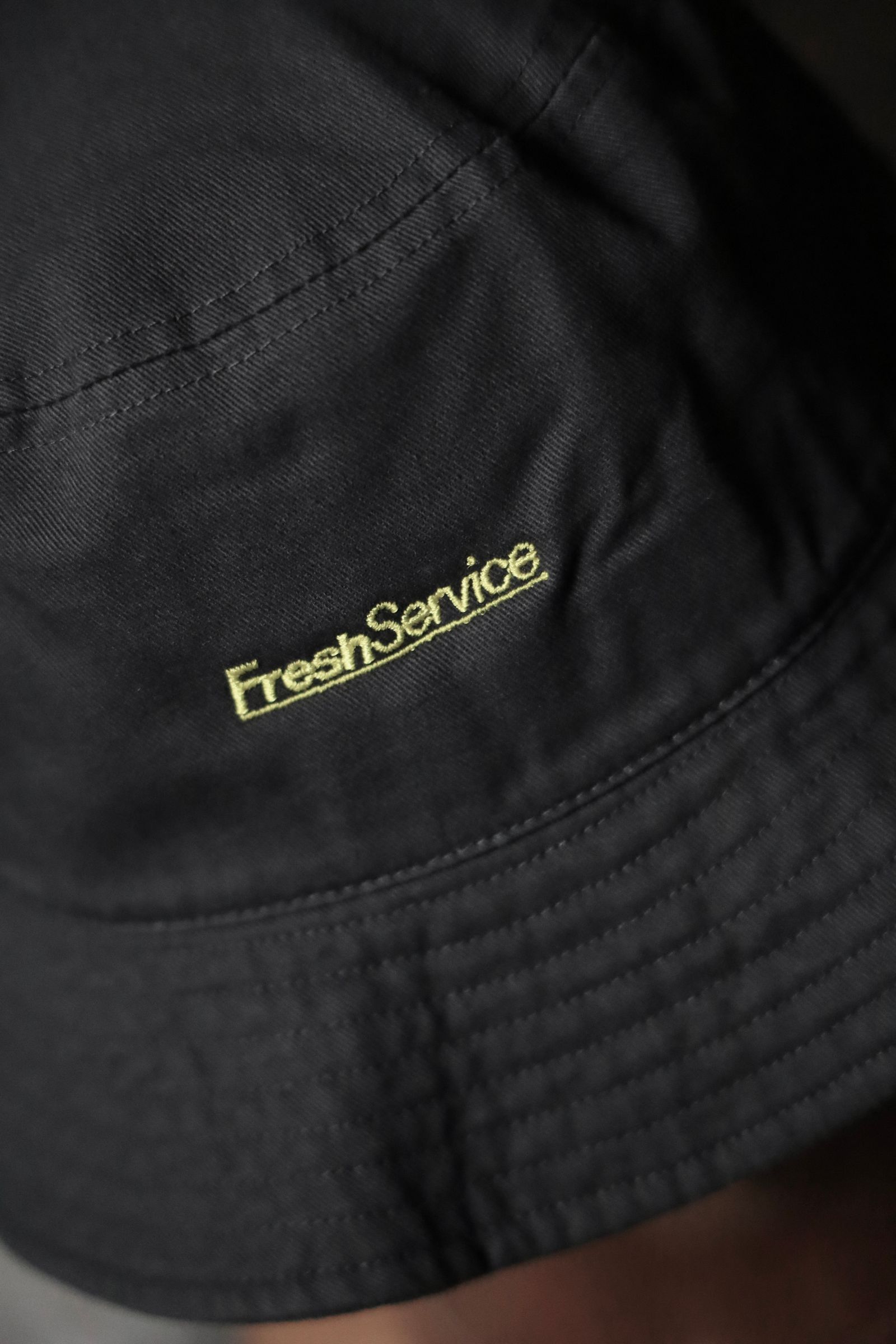 フレッシュサービス バケットハットCORPORATE BUCKET HAT(D.GRAY)