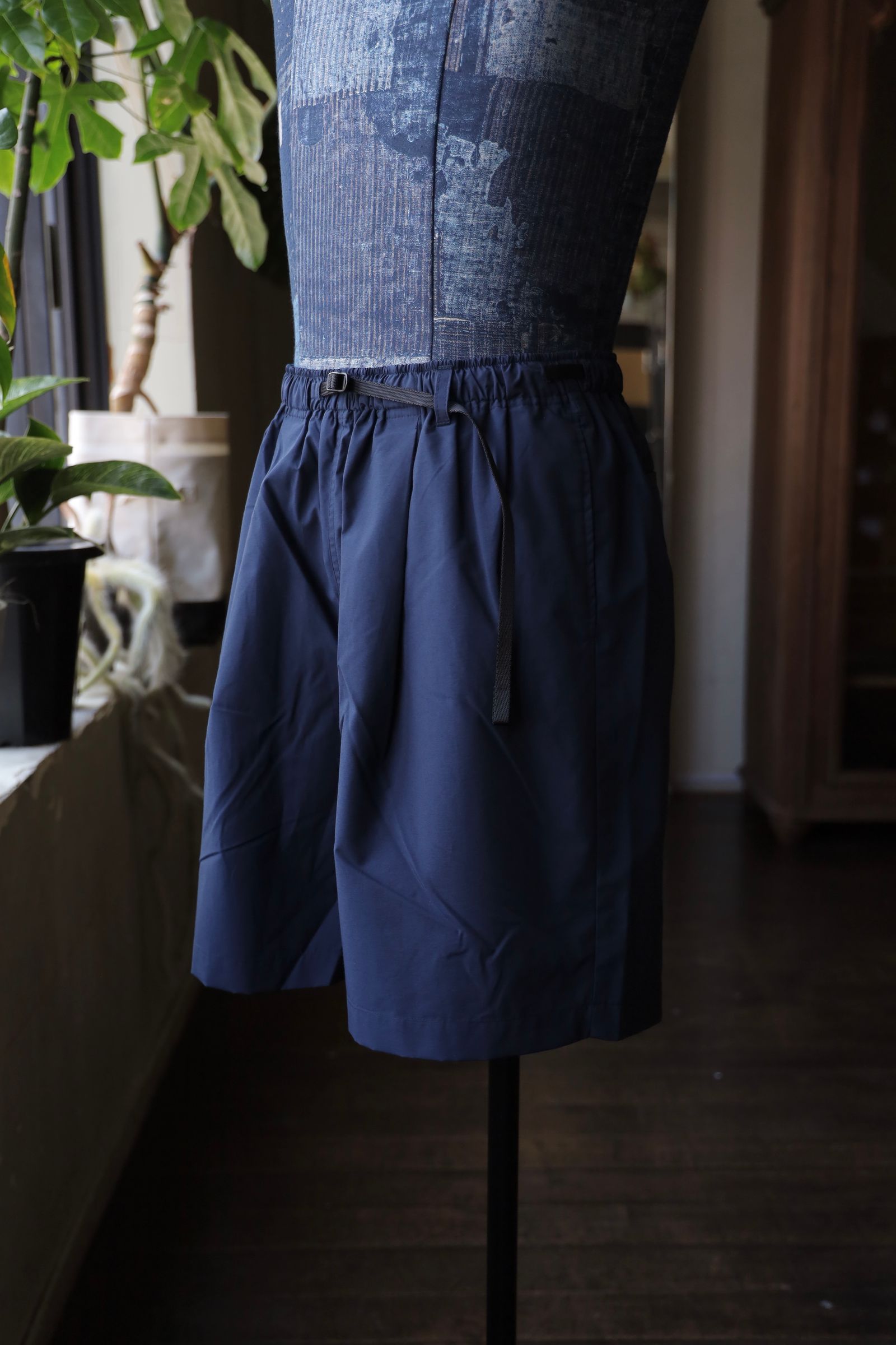 イズネス25SS EZ SHORTS(25SS_27_1007SSPT03)NAVY