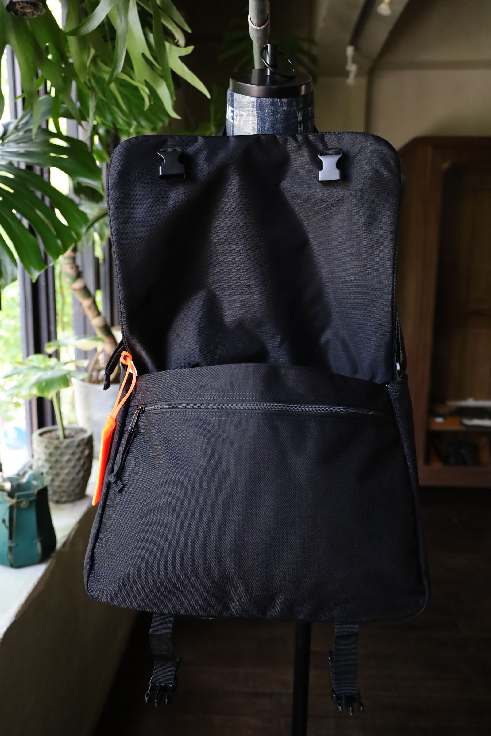 セダンオールパーパス FW24 OUTDOOR PRODUCTS® / NIMBUS Shoulder Carry-All(SD24F-BG01)Black☆9月7日(土)発売！