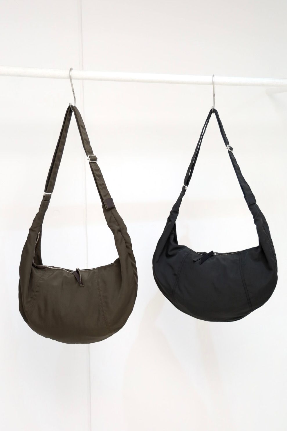YOKE 26FW Nylon Circle Shoulder Bag(YK26FW01406A)Dark Brown